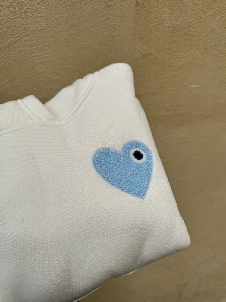 Pull à capuche avec coeur pour enfant - French Retailers Avignon