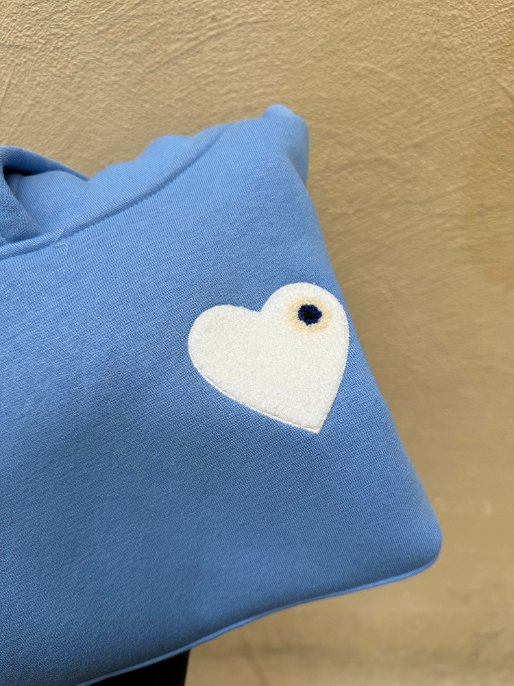 Pull à capuche avec coeur pour enfant - French Retailers Avignon