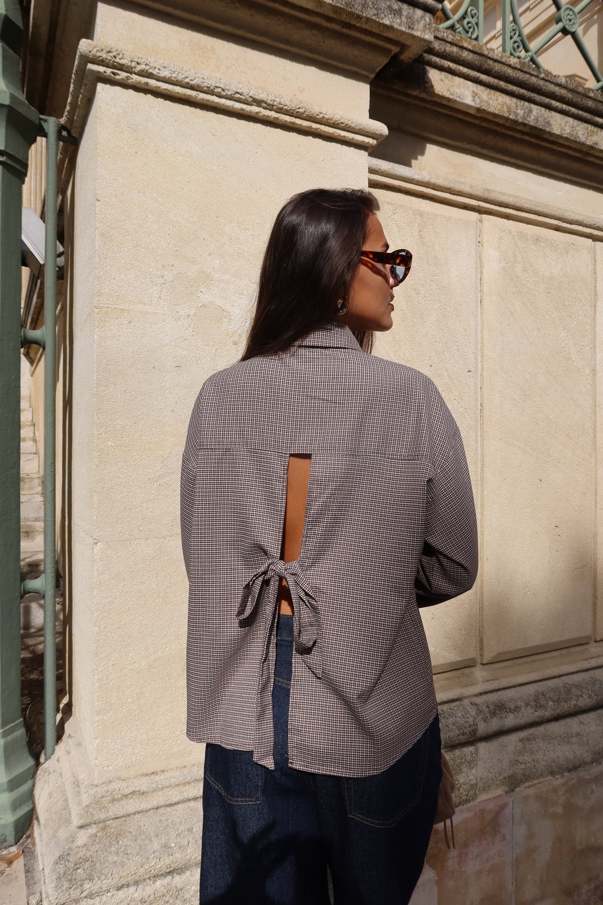 Chemise à petits carreaux dos nu